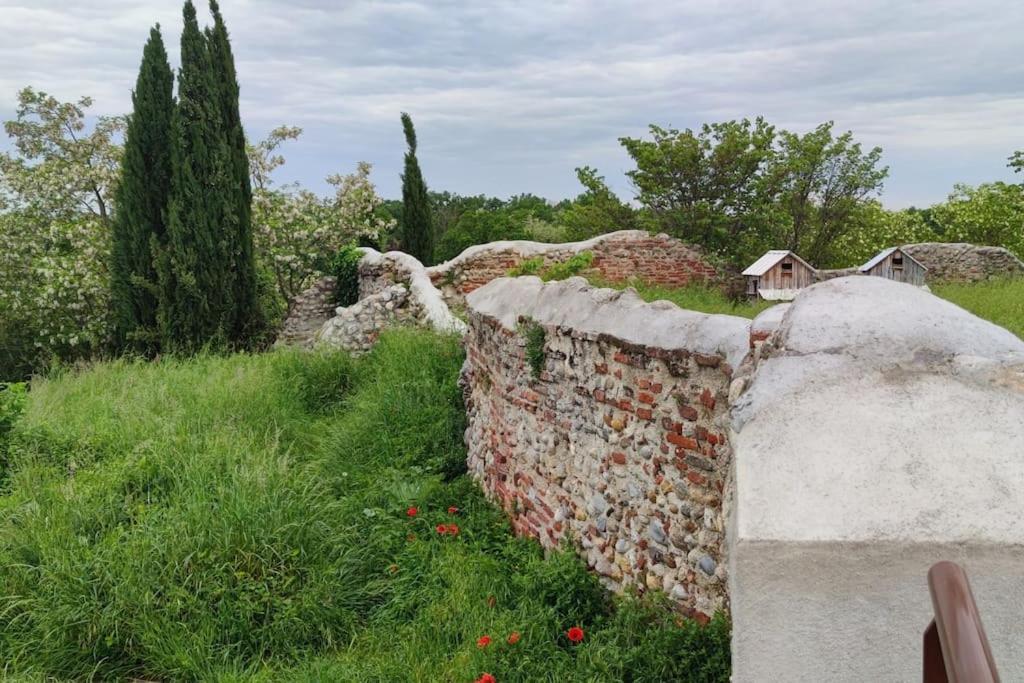 Sous Le Chateau Montaut  エクステリア 写真