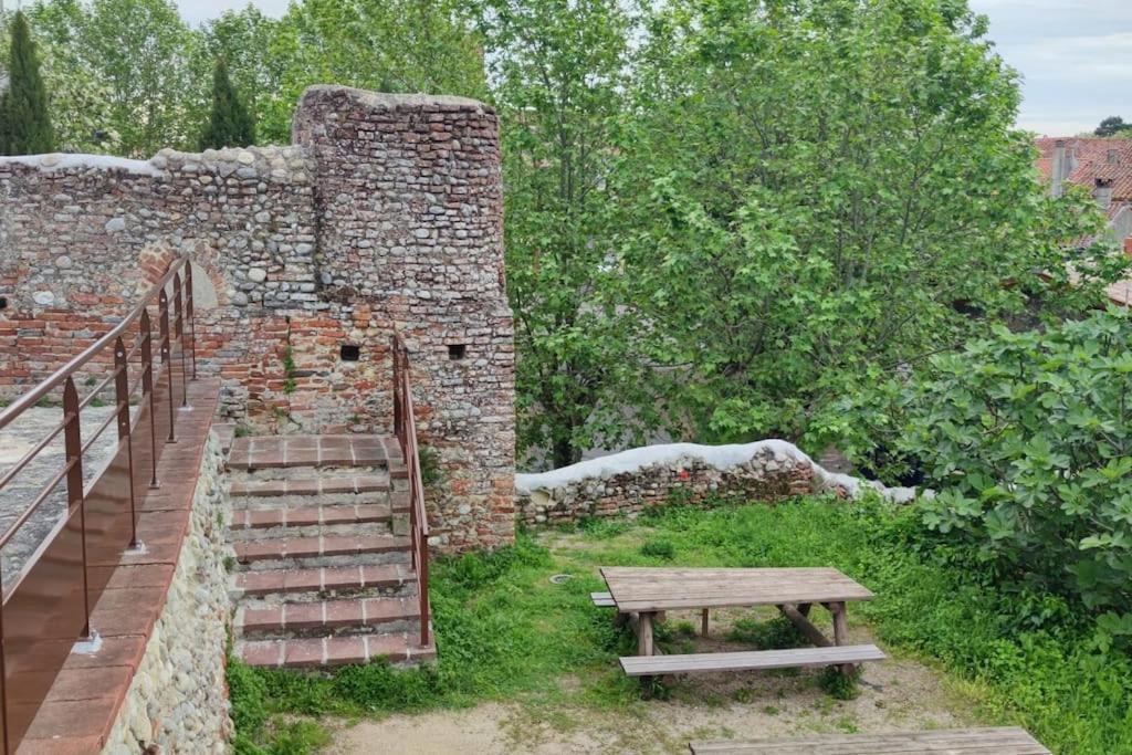 Sous Le Chateau Montaut  エクステリア 写真