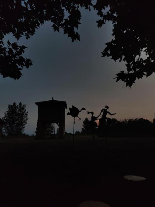 Sous Le Chateau Montaut  エクステリア 写真