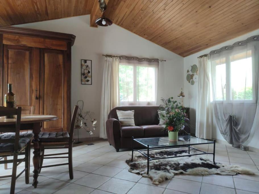 Sous Le Chateau Montaut  エクステリア 写真